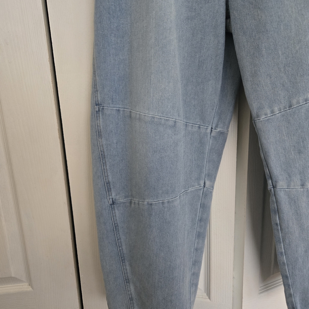 BCBG Blue Boyfriend Jeans with Classic Wash - Picture 3 of 13